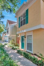 3396 W Wyoming Cir in Tampa, FL - Building Photo - Building Photo