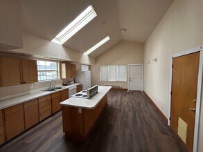 109 SW Jefferson St in Sheridan, OR - Building Photo - Building Photo