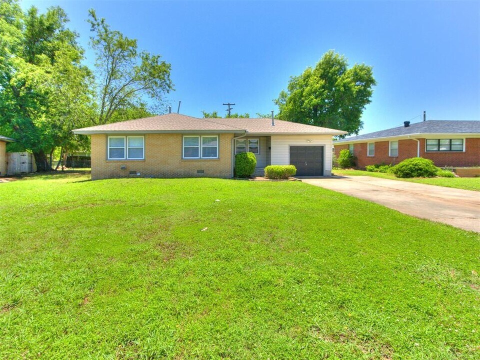 710 Highland Pkwy in Norman, OK - Building Photo