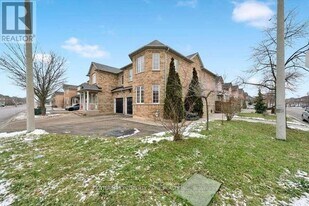 93 Bologna Rd in Vaughan, ON - Building Photo
