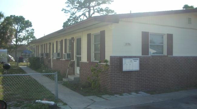 2196 Pineapple Ave in Melbourne, FL - Building Photo