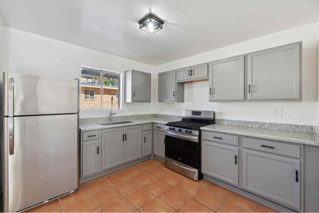 property at 810 Zachry Dr