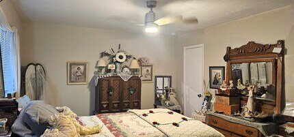 10819 Sugar Hill Dr in Houston, TX - Building Photo - Building Photo