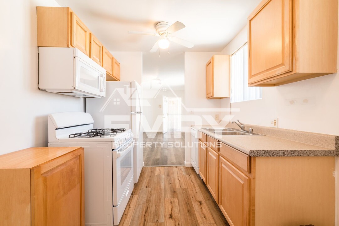 5179 Pickford St in Los Angeles, CA - Building Photo