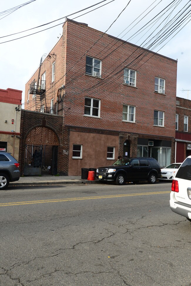 341-343 Palisade Ave in Cliffside Park, NJ - Building Photo - Building Photo