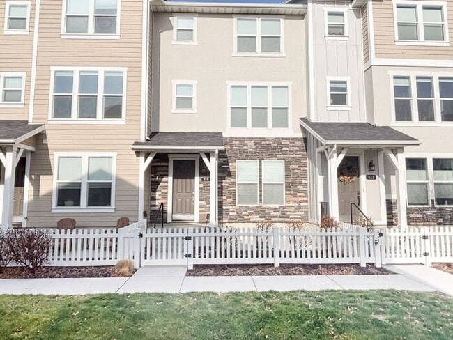 property at 818 E 975 N