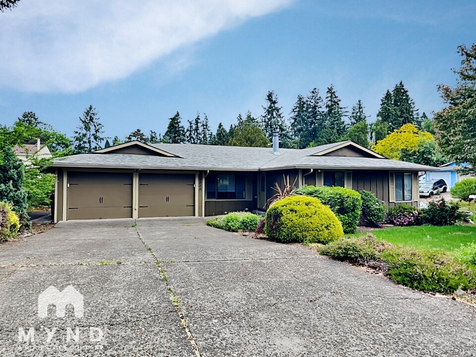19225 SW Prospect Pl in Beaverton, OR - Building Photo