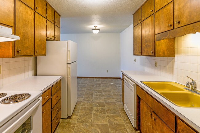 Bison Arms Apartments in Fargo, ND - Building Photo - Interior Photo