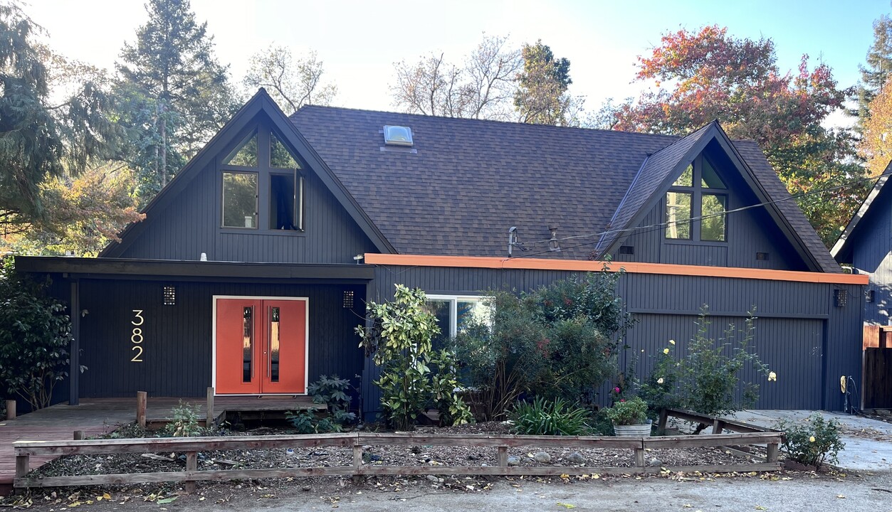 382 Riverside Ave in Ben Lomond, CA - Building Photo