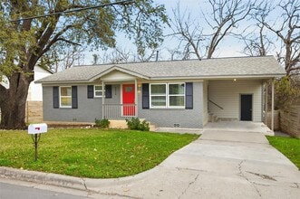 4810 Creekwood Rd in Austin, TX - Building Photo - Building Photo