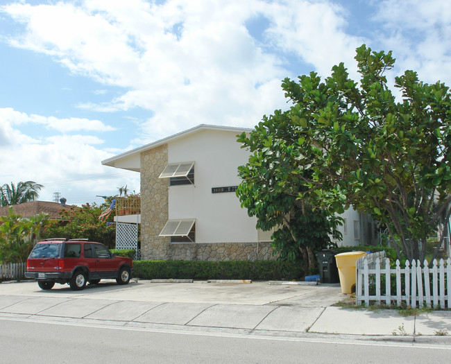 1609 S Federal Hwy in Lake Worth, FL - Building Photo - Building Photo