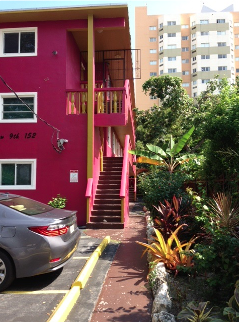 152 SW 9th St, Unit Apt 4 in Miami, FL - Foto de edificio