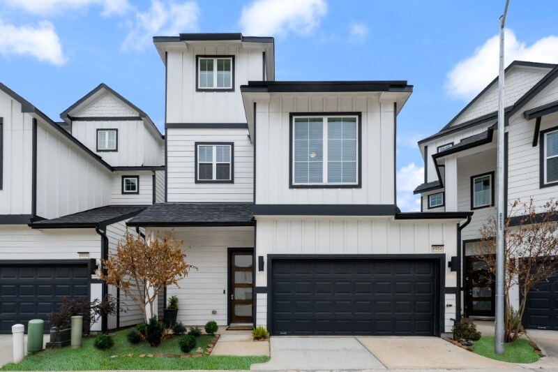 8906 Covenant Pl in Houston, TX - Foto de edificio