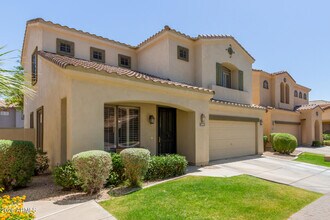 2043 W Periwinkle Way in Chandler, AZ - Building Photo - Building Photo