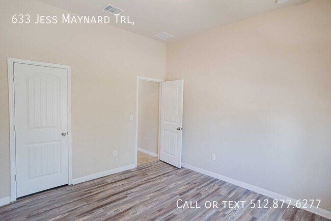 633 Jess Maynard Trail in Leander, TX - Foto de edificio - Building Photo