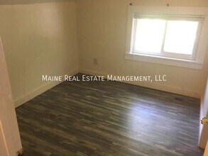 35a Coldbrook Rd in Hampden, ME - Building Photo - Building Photo