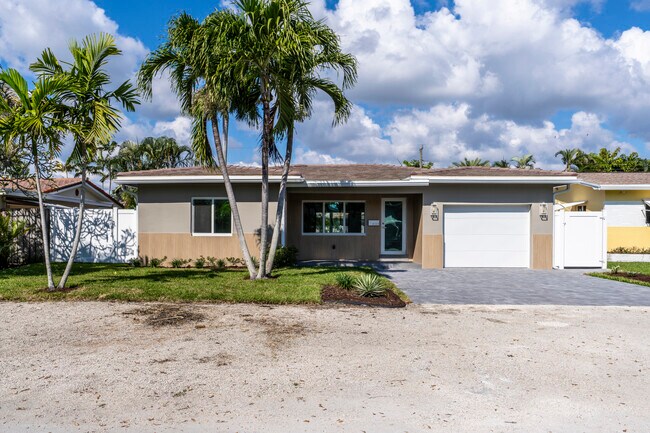 2001 NE 17th Way in Fort Lauderdale, FL - Building Photo - Building Photo