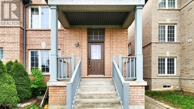 44 Old Oak Ln in Markham, ON - Building Photo - Building Photo
