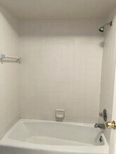 1841 Grayslake Dr in Rochester Hills, MI - Building Photo - Building Photo
