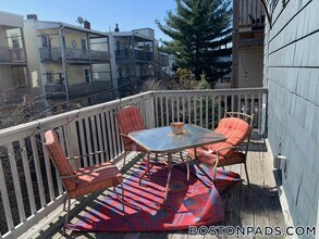 24 Washburn St, Unit 2 in Boston, MA - Building Photo - Building Photo