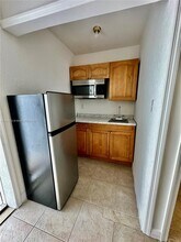 2471 NW 18th Terrace-Unit -A in Miami, FL - Foto de edificio - Building Photo