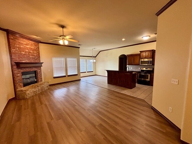 745 Caroline Dr in Yukon, OK - Building Photo - Building Photo