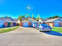 8904 Oak Valley Dr in Midwest City, OK - Building Photo - Building Photo