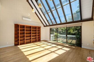 33 Reef St in Marina Del Rey, CA - Building Photo - Building Photo