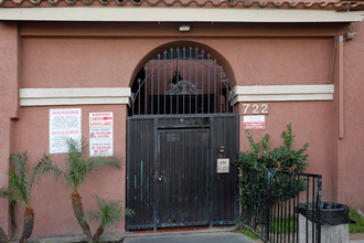 Vista Terrace Apartments in Santa Ana, CA - Building Photo - Building Photo