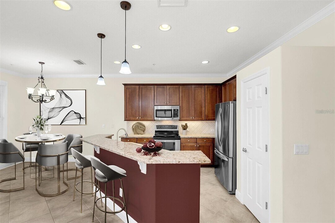 1347 Benevolent St in Maitland, FL - Building Photo
