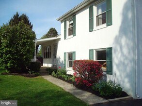 1346 Faucett Dr in West Chester, PA - Building Photo - Building Photo