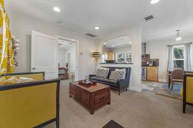 512 Bouldin Ave, Unit SI ID1492689P in Austin, TX - Building Photo - Building Photo