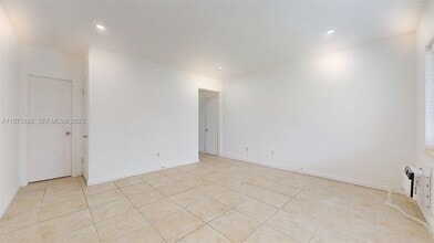 2499 SW 27th St in Miami, FL - Building Photo - Building Photo