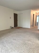 225 Deerpath Ct in Schaumburg, IL - Building Photo - Building Photo