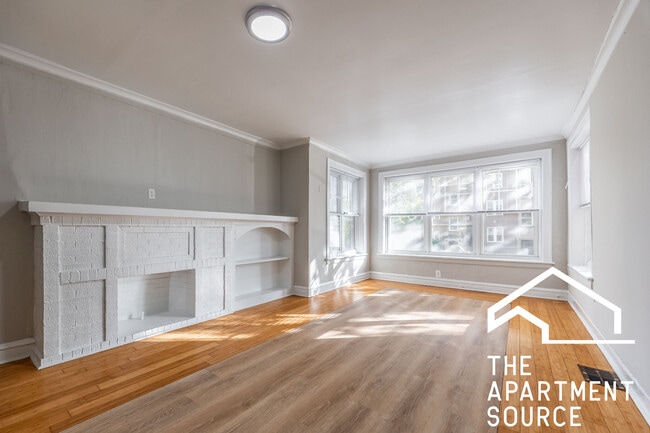 property at 6304 N Oakley Ave