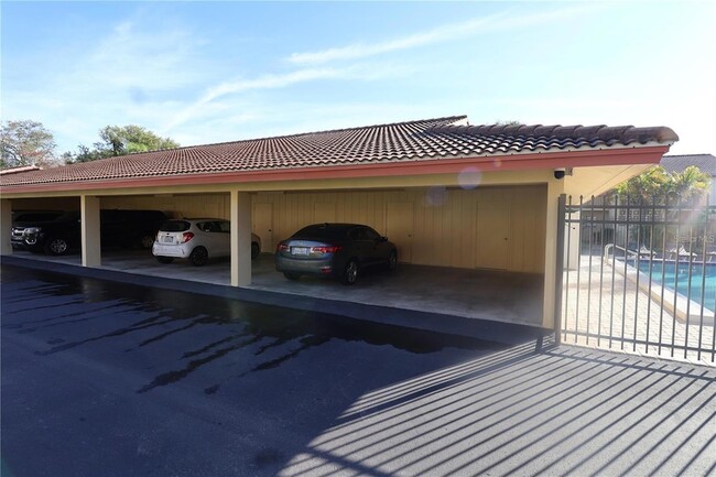 2515 Bayshore Gardens Pkwy, Unit 9 in Bradenton, FL - Building Photo - Building Photo