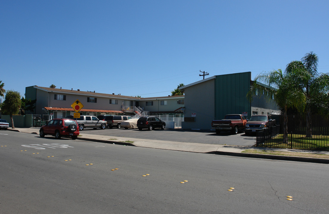 1147 E Lexington Ave in El Cajon, CA - Building Photo