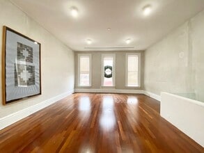 520 1/2 E Grand Ave in Des Moines, IA - Building Photo - Building Photo