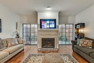 3703 Brown St in Dallas, TX - Building Photo - Interior Photo