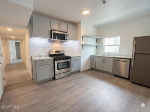 2807 Grant Ave in El Paso, TX - Building Photo - Building Photo