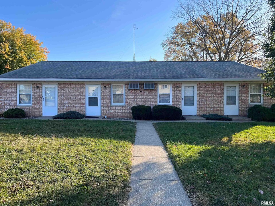 101 Wood Ct-Unit -C in East Peoria, IL - Building Photo