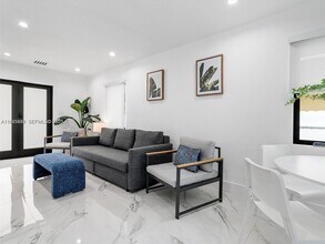 2171 NW 49th St in Miami, FL - Building Photo - Building Photo