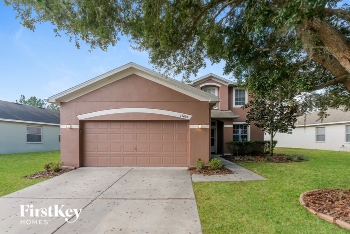 13407 Old Florida Cir in Hudson, FL - Building Photo