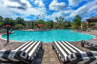 The London in College Station, TX - Building Photo