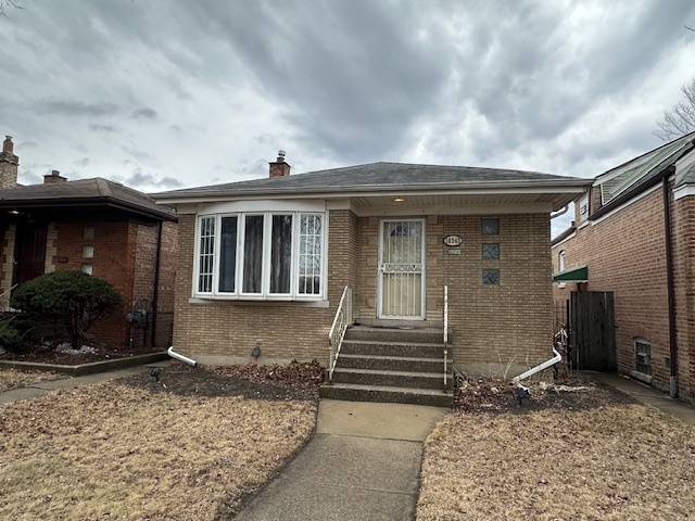 property at 10342 S Oglesby Ave