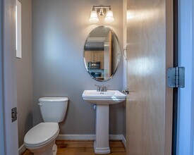 1013 Linden Ave, Unit R in Charlottesville, VA - Foto de edificio - Building Photo