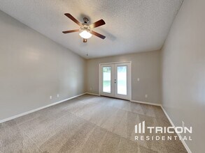 8808 Mountain Lake Dr S in Jacksonville, FL - Building Photo - Building Photo