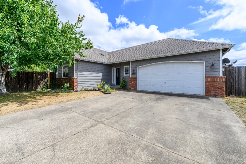 4677 Calumet Way in Eugene, OR - Building Photo