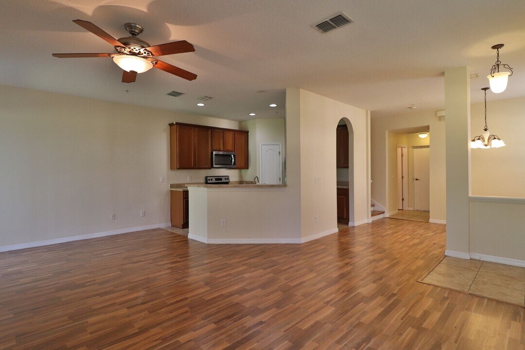 745 Ashworth Overlook Dr in Apopka, FL - Building Photo