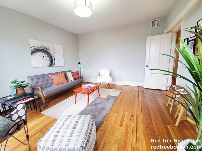 25 Kensington Ave in Somerville, MA - Foto de edificio - Building Photo